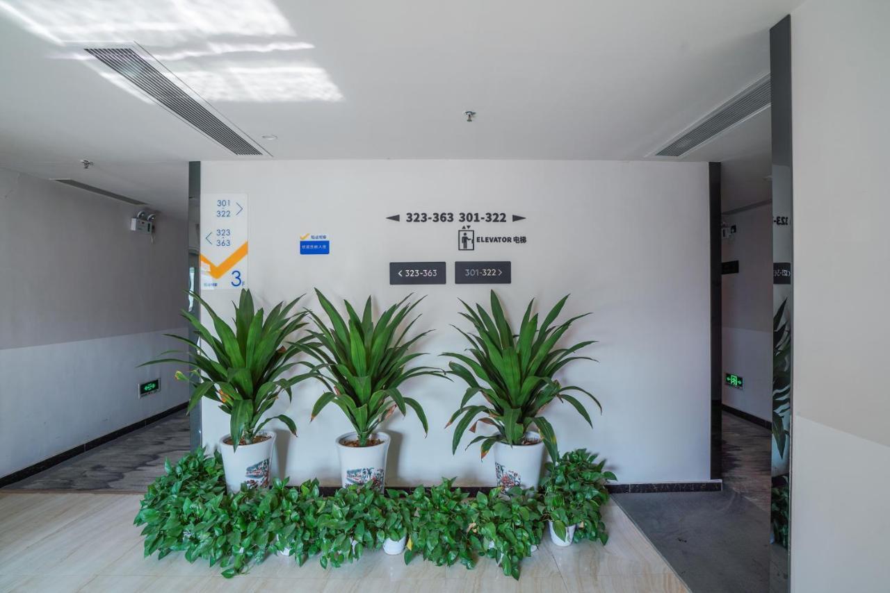 Felice Hotel-Guangzhou Baiyun International Airport Renhe Metro Station Branch Luaran gambar