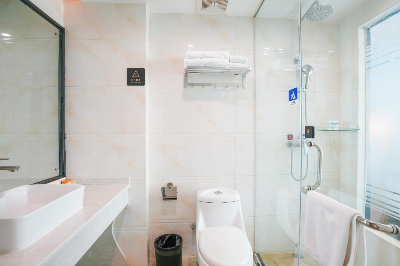 Felice Hotel-Guangzhou Baiyun International Airport Renhe Metro Station Branch Luaran gambar