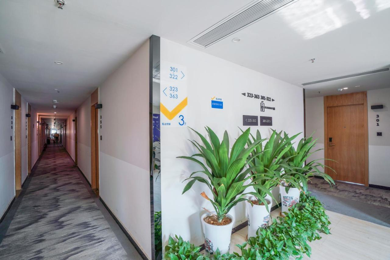 Felice Hotel-Guangzhou Baiyun International Airport Renhe Metro Station Branch Luaran gambar