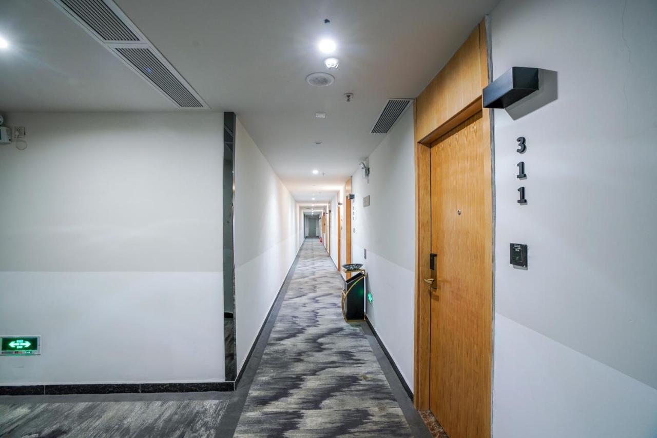 Felice Hotel-Guangzhou Baiyun International Airport Renhe Metro Station Branch Luaran gambar
