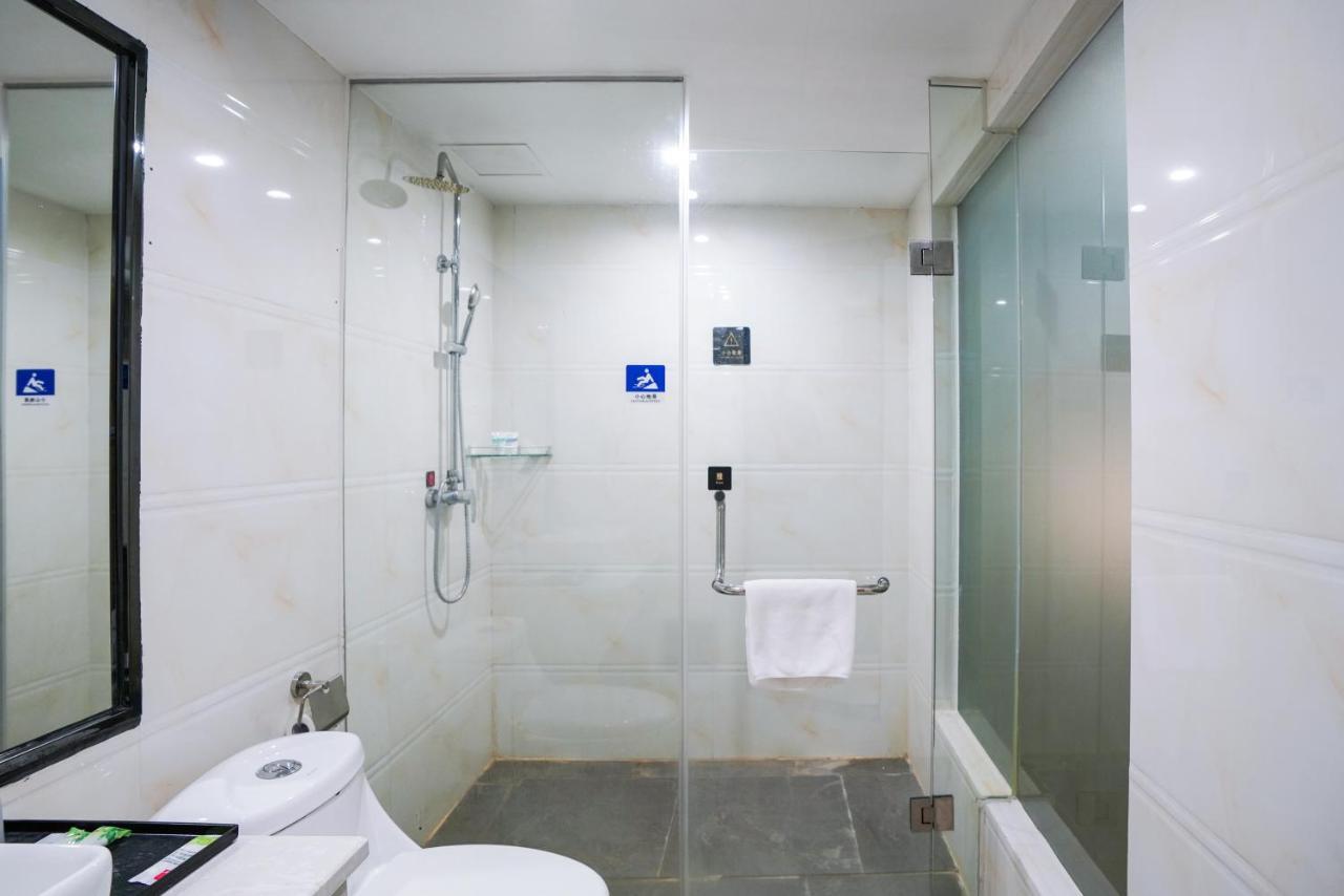 Felice Hotel-Guangzhou Baiyun International Airport Renhe Metro Station Branch Luaran gambar
