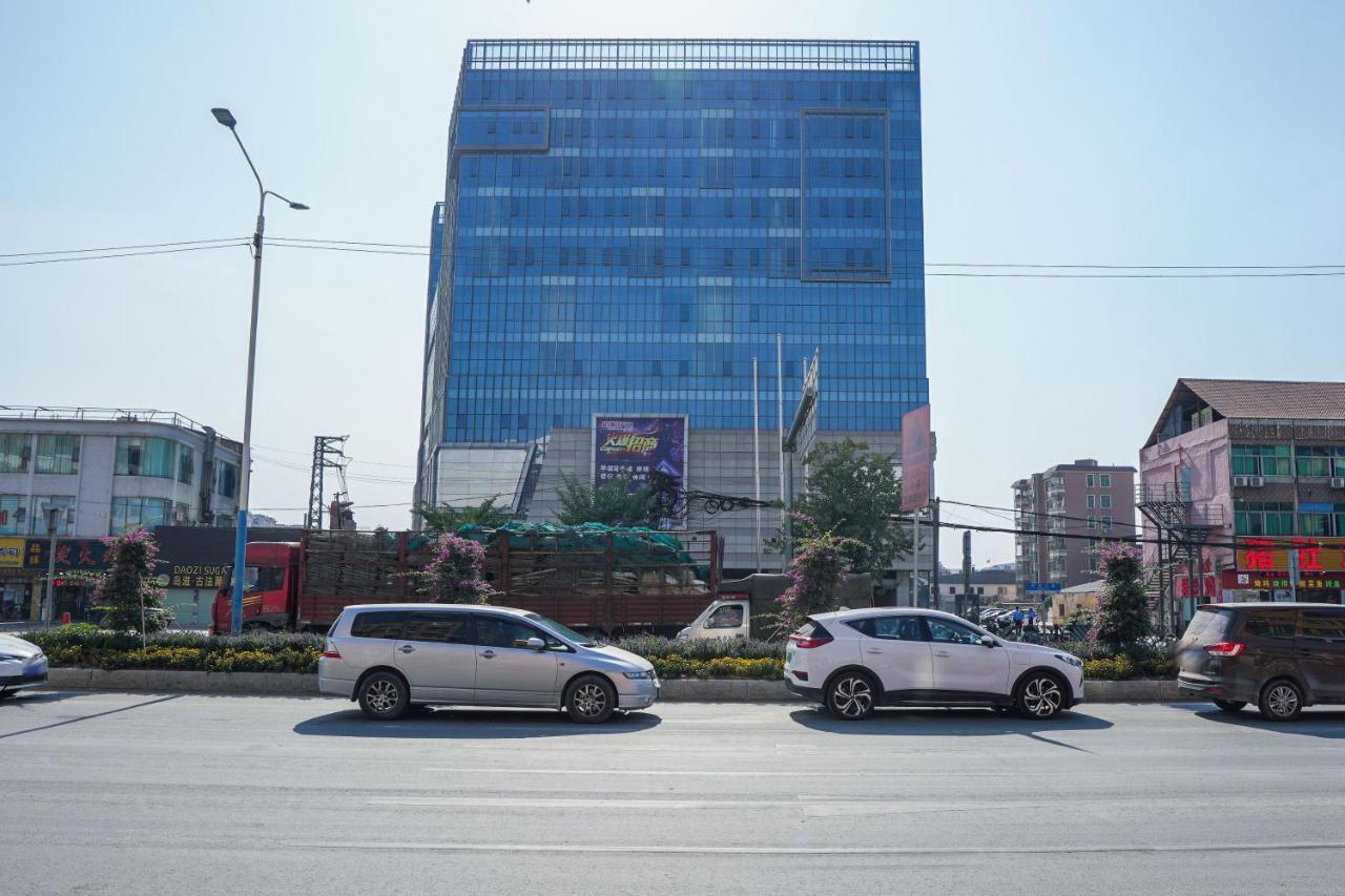 Felice Hotel-Guangzhou Baiyun International Airport Renhe Metro Station Branch Luaran gambar